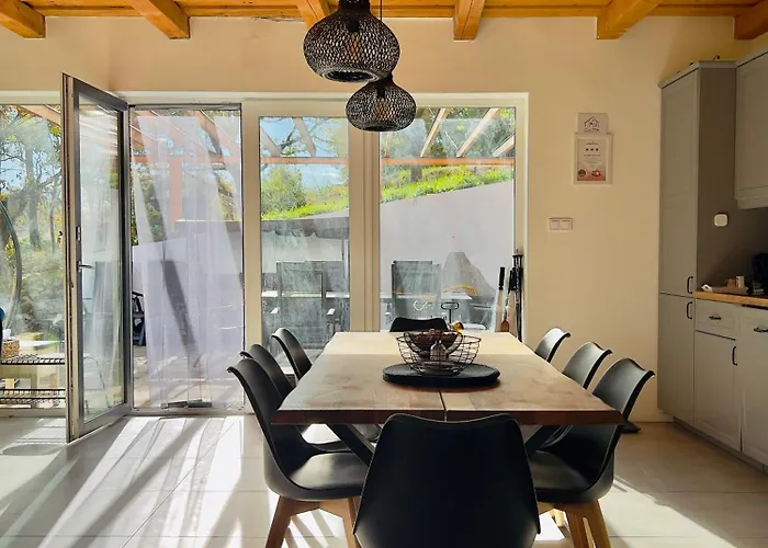 Casa Mido Badacsony בית נופש *